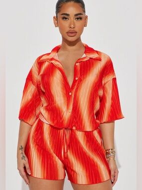 Fashion Nova NWT Adella Plisse Short Pleated Two-Piece Set - Size 1X